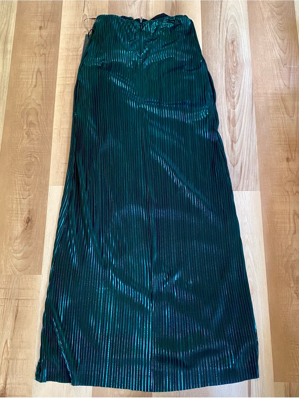 House of Harlow 1960 Strapless Emerald Green Pleated Maxi Dress with Side Slit - Picture 8 of 8